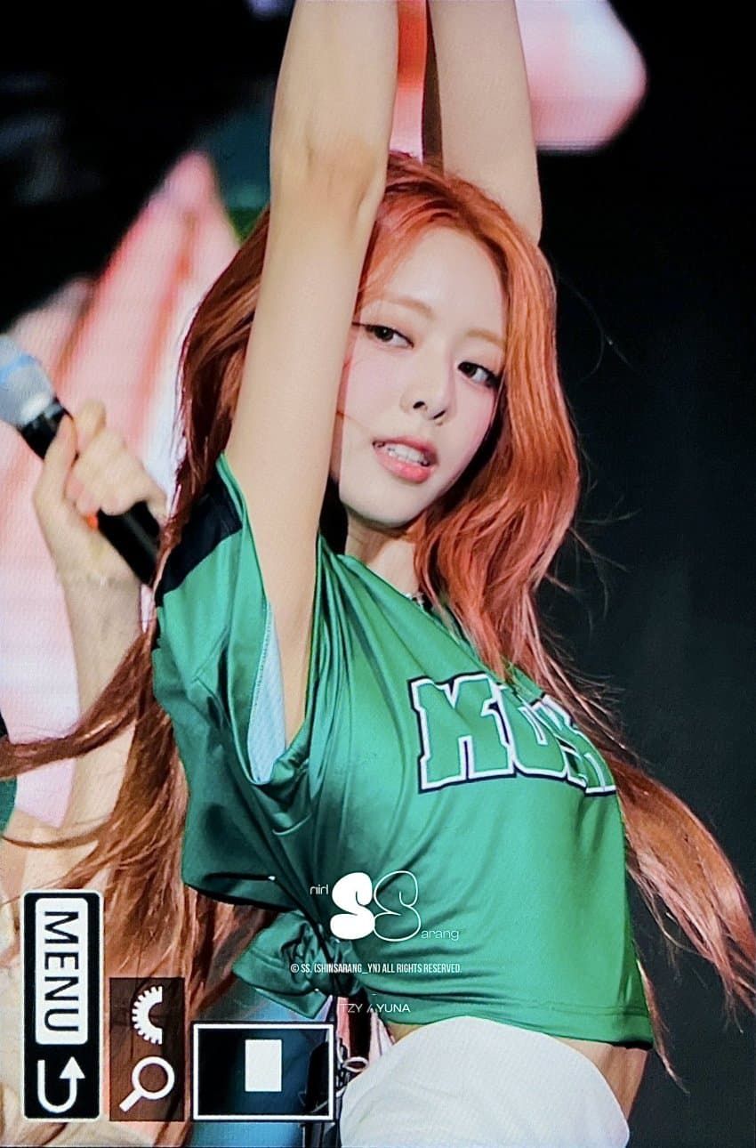 상큼한 테니스 치마 자신감 있는 런웨이 건국대 축제 ITZY 유나1_3.jpg