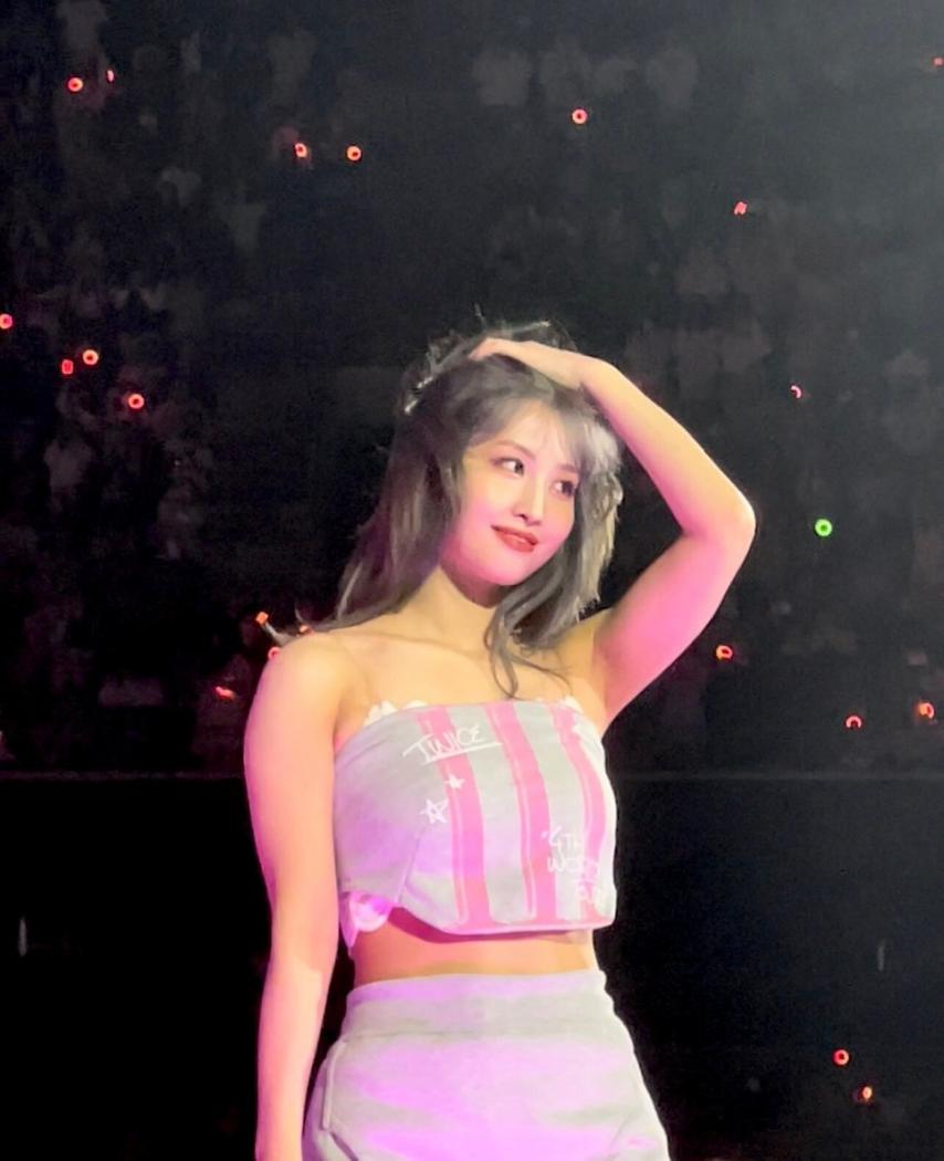트와이스 모모1_2.jpg