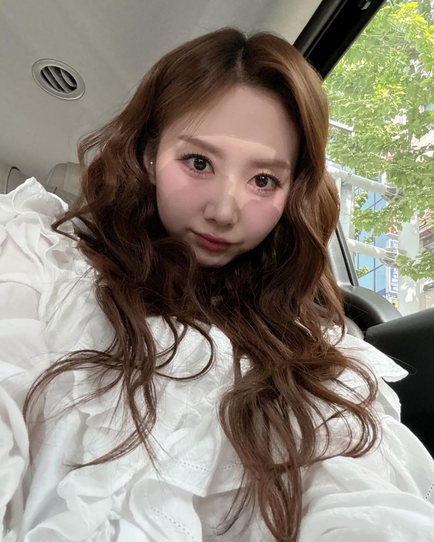 윤수빈 아나운서1_3.jpg