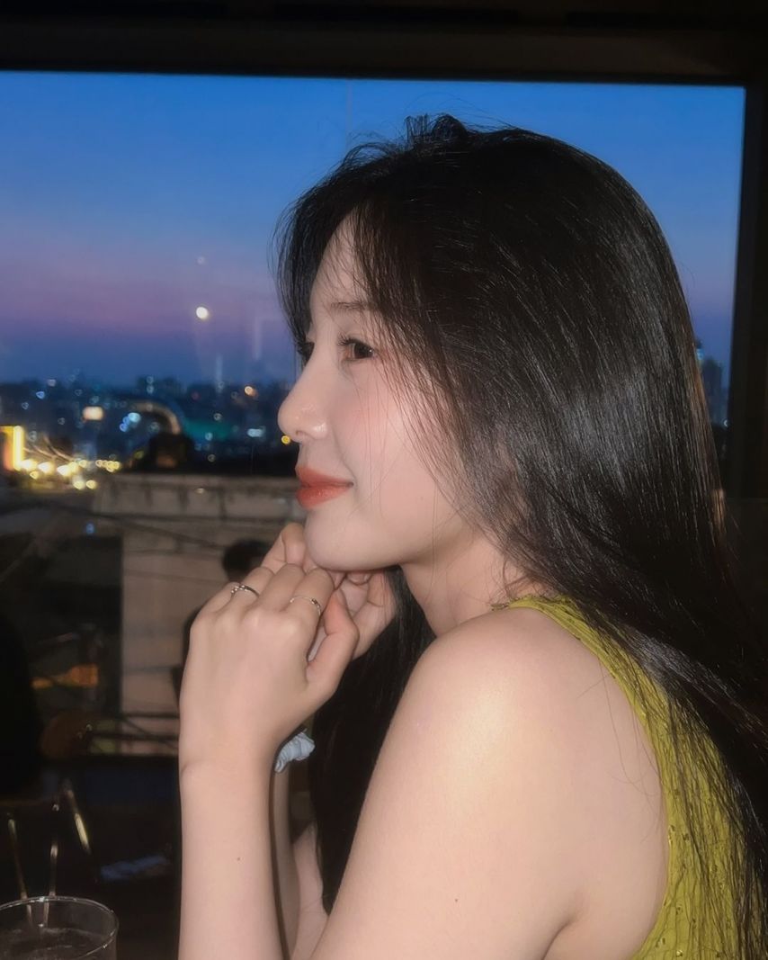 윤채경1_1.jpg