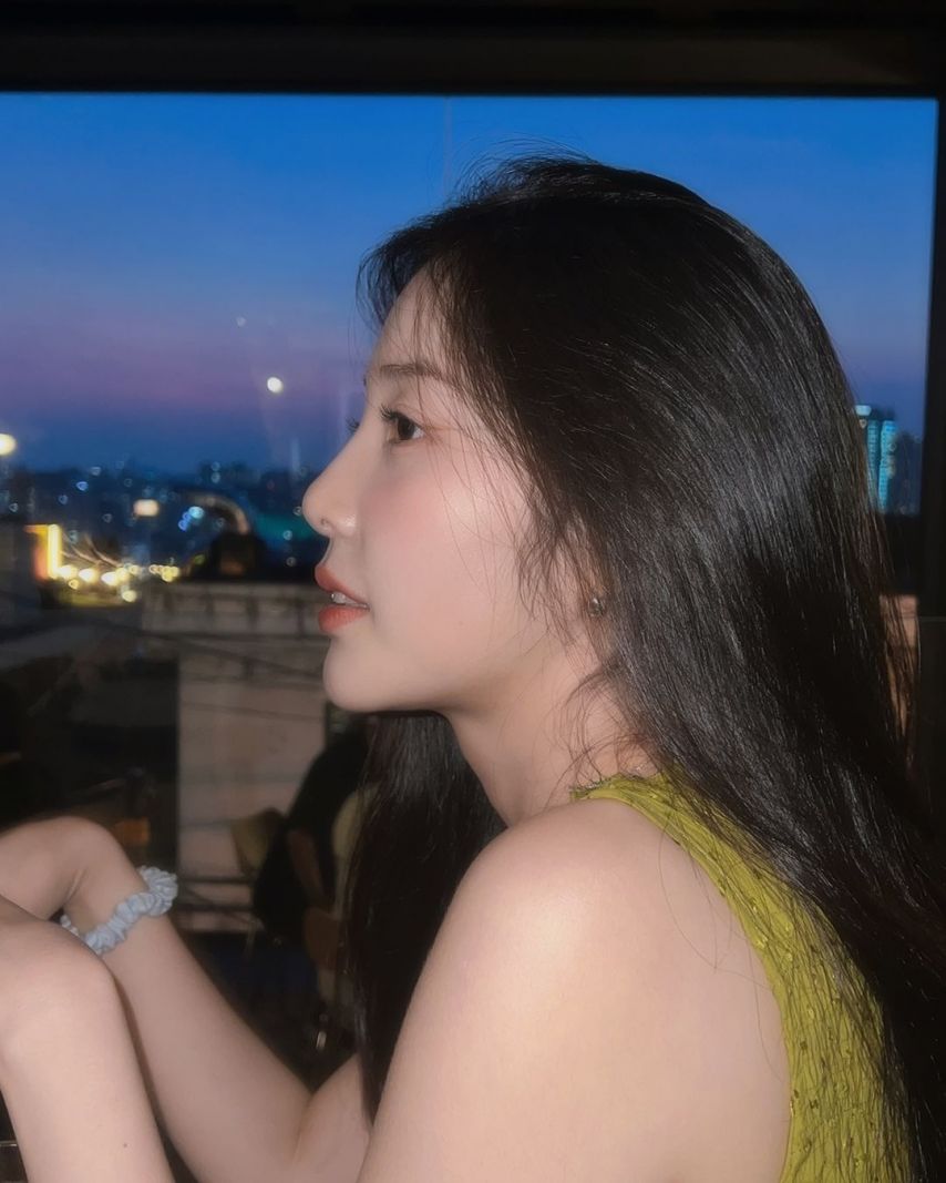 윤채경1_2.jpg