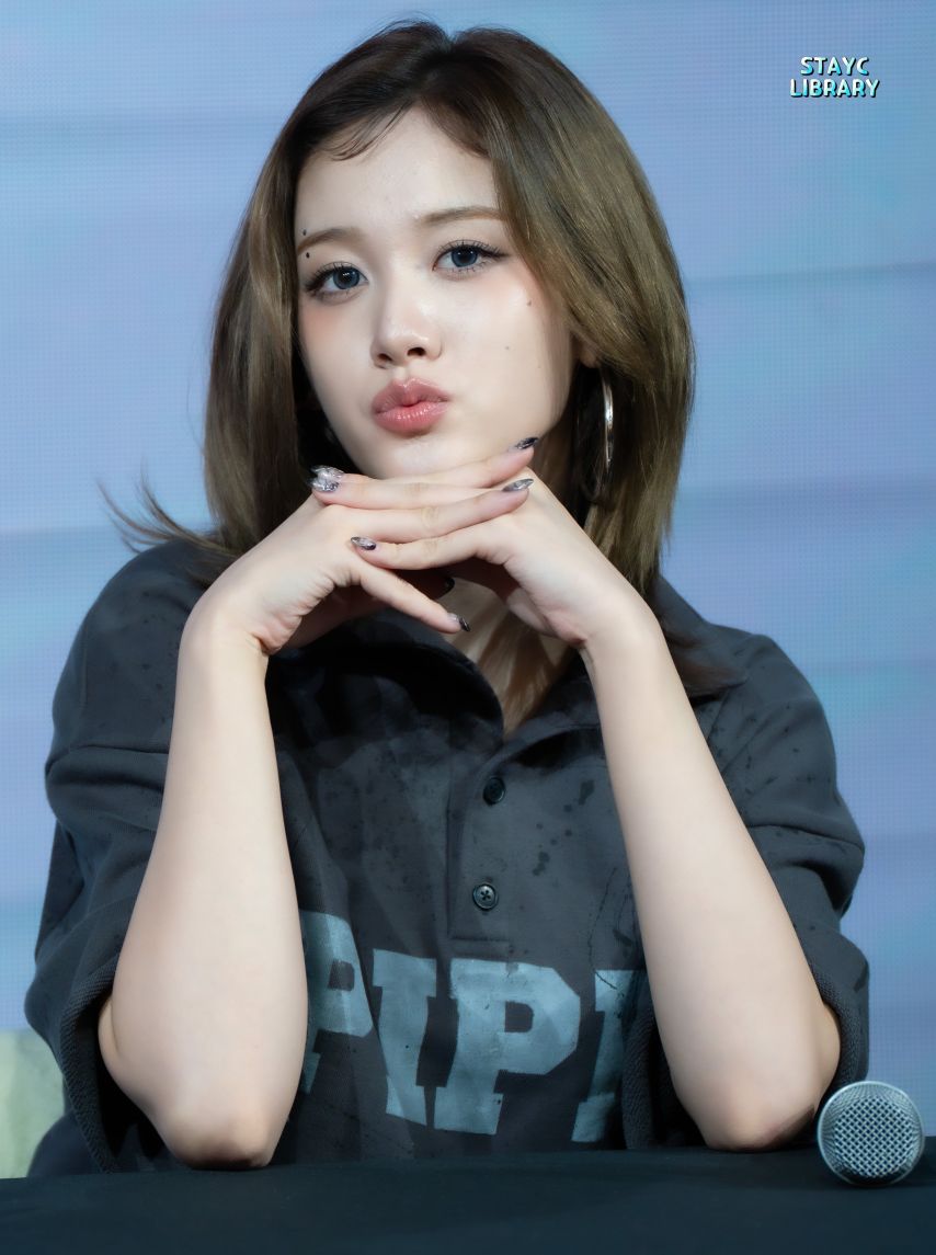 스테이씨 재이1_4.jpg