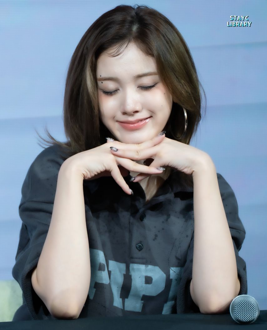 스테이씨 재이1_2.jpg