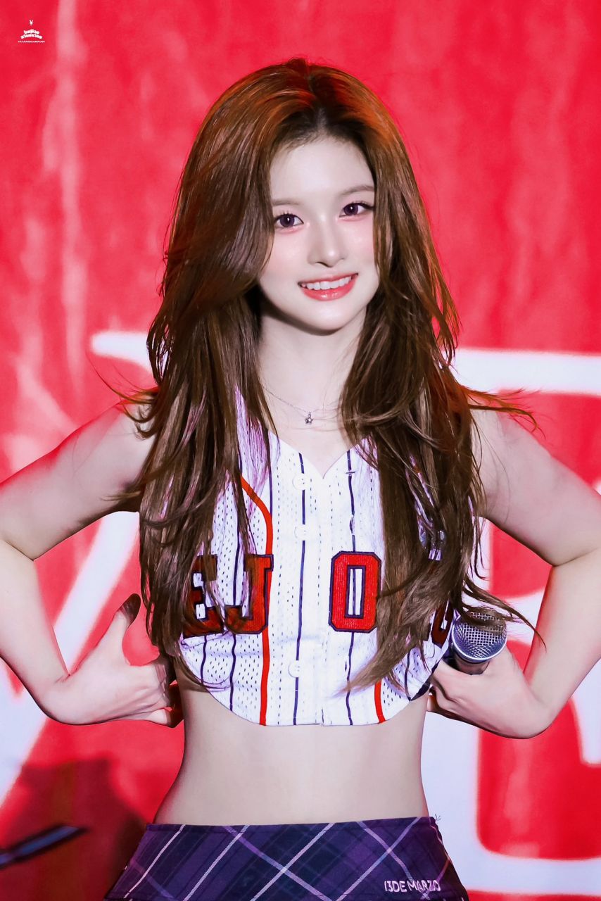 최근 대학축제에서의 엔믹스 설윤 비주얼 모음.jpg1_4.jpg