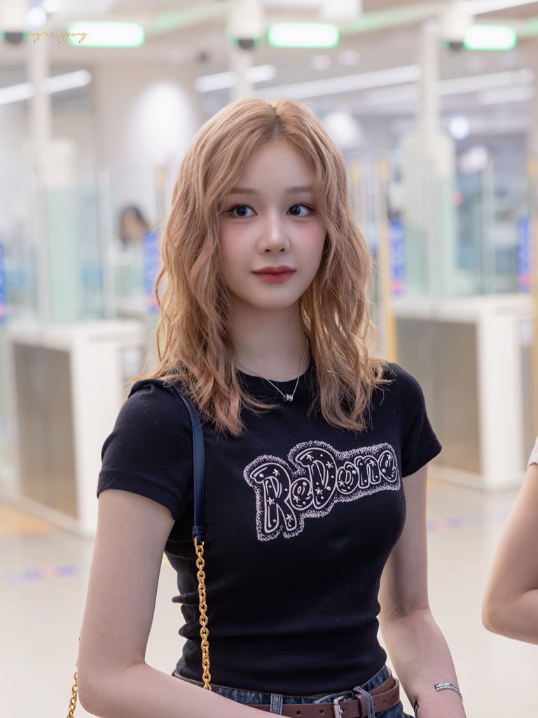베이비몬스터 파리타1_3.jpg