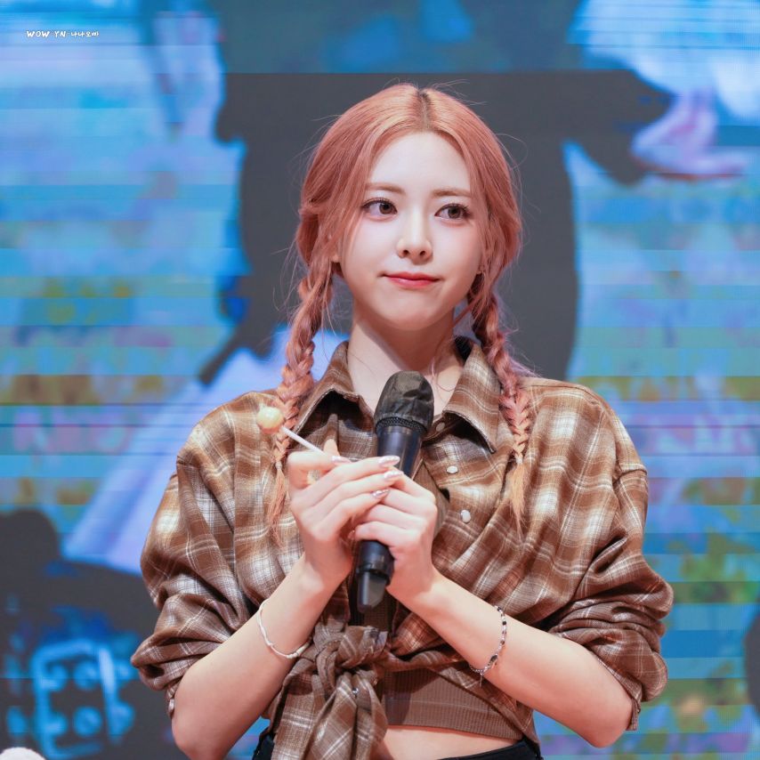 ITZY 유나1_1.jpg