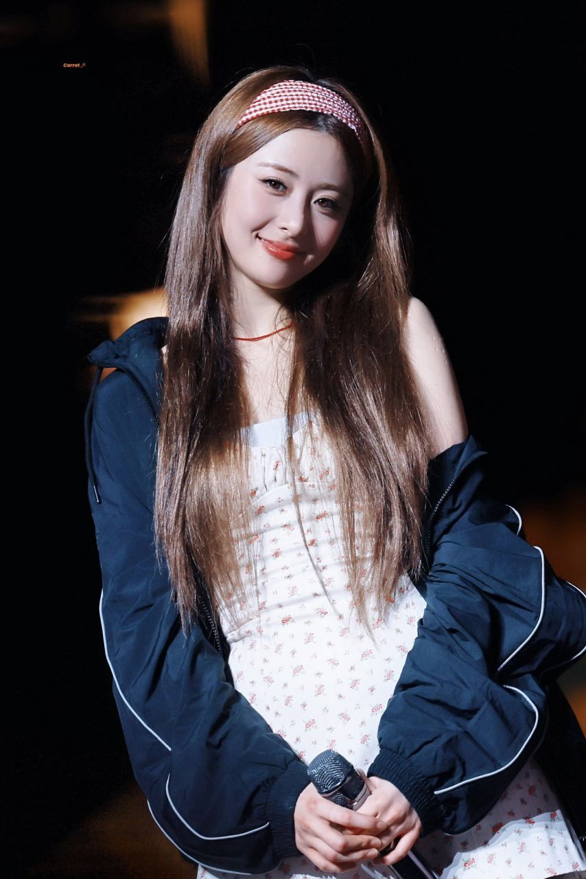 르세라핌 허윤진1_2.jpg