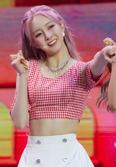 라잇썸-이주현1_2.jpg