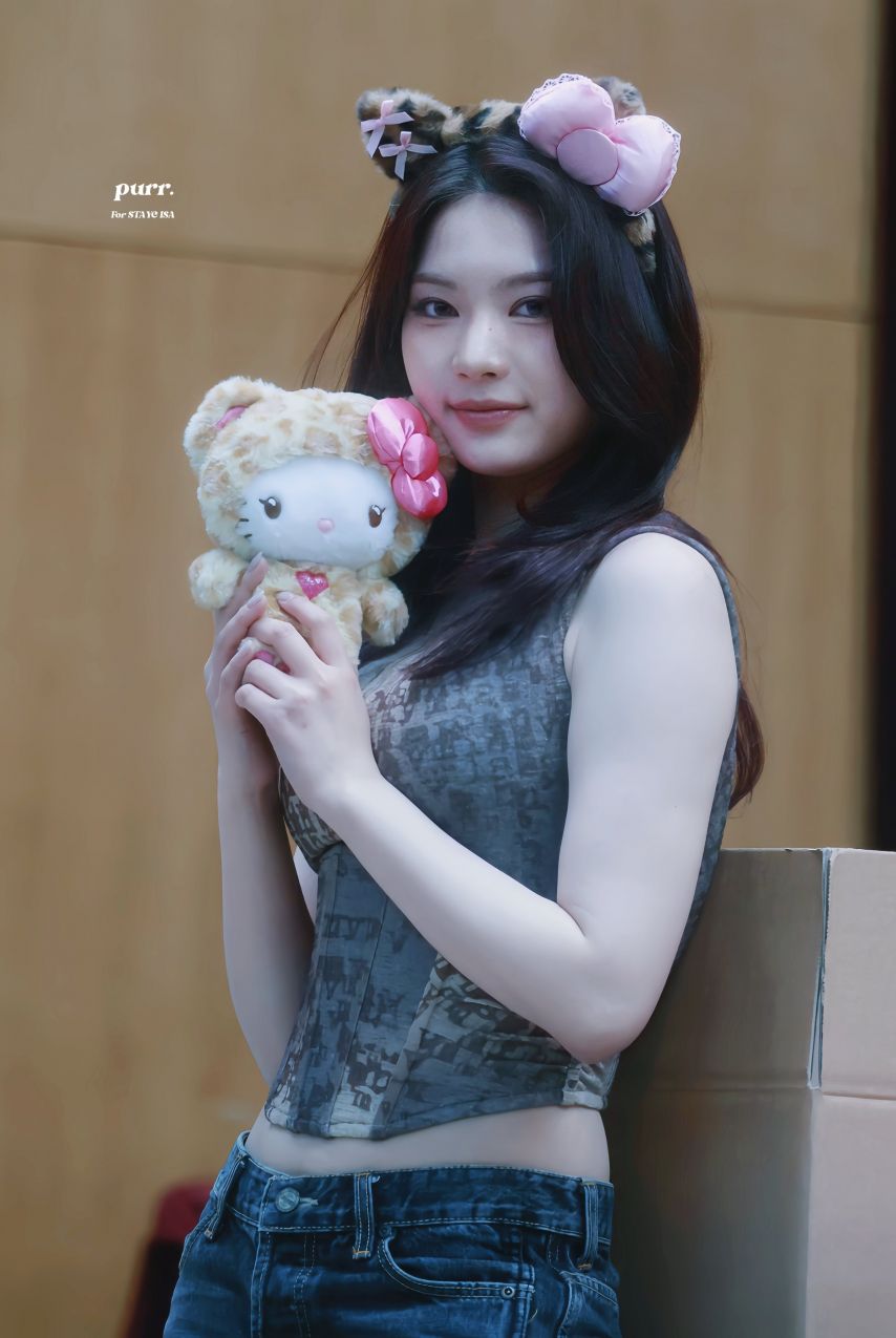 스테이씨 아이사1_2.jpg