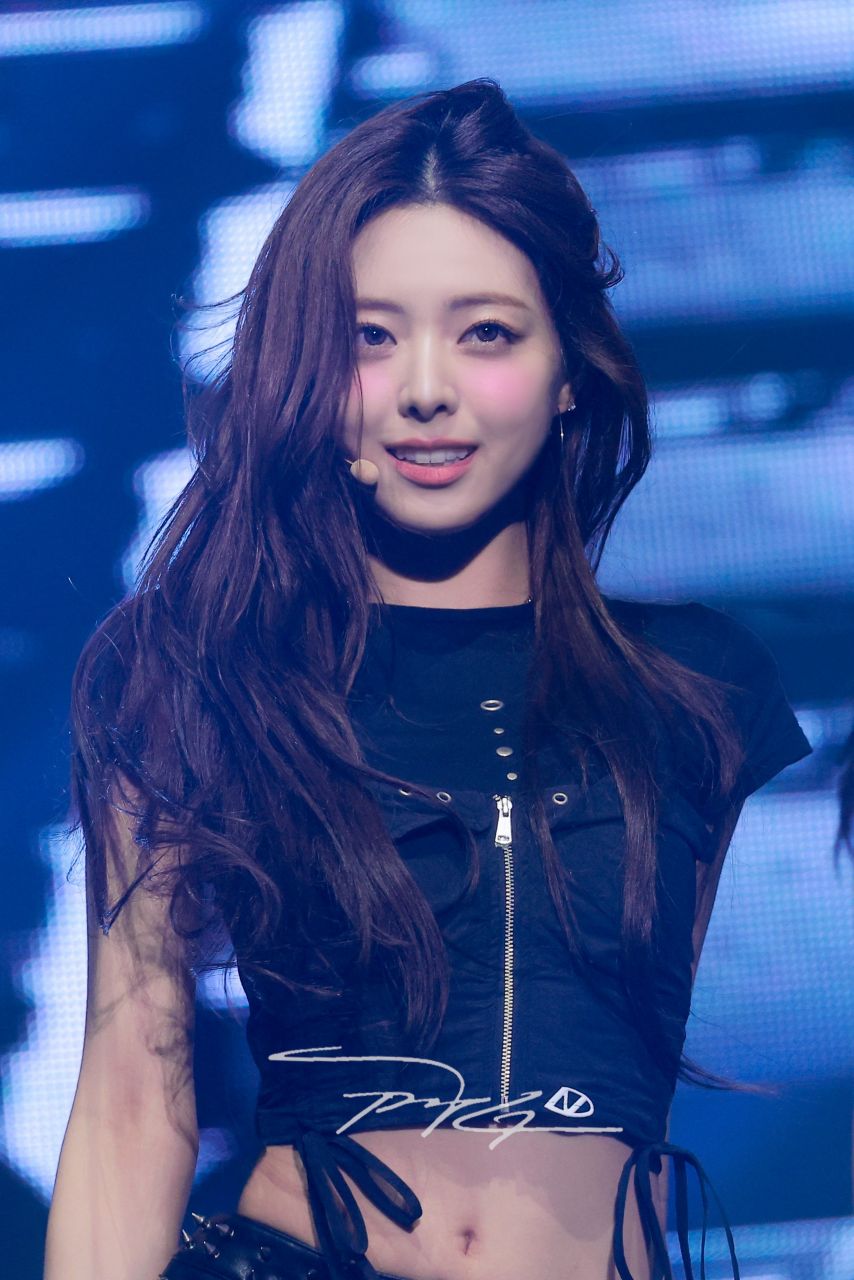 유나 (ITZY)1_8.jpg