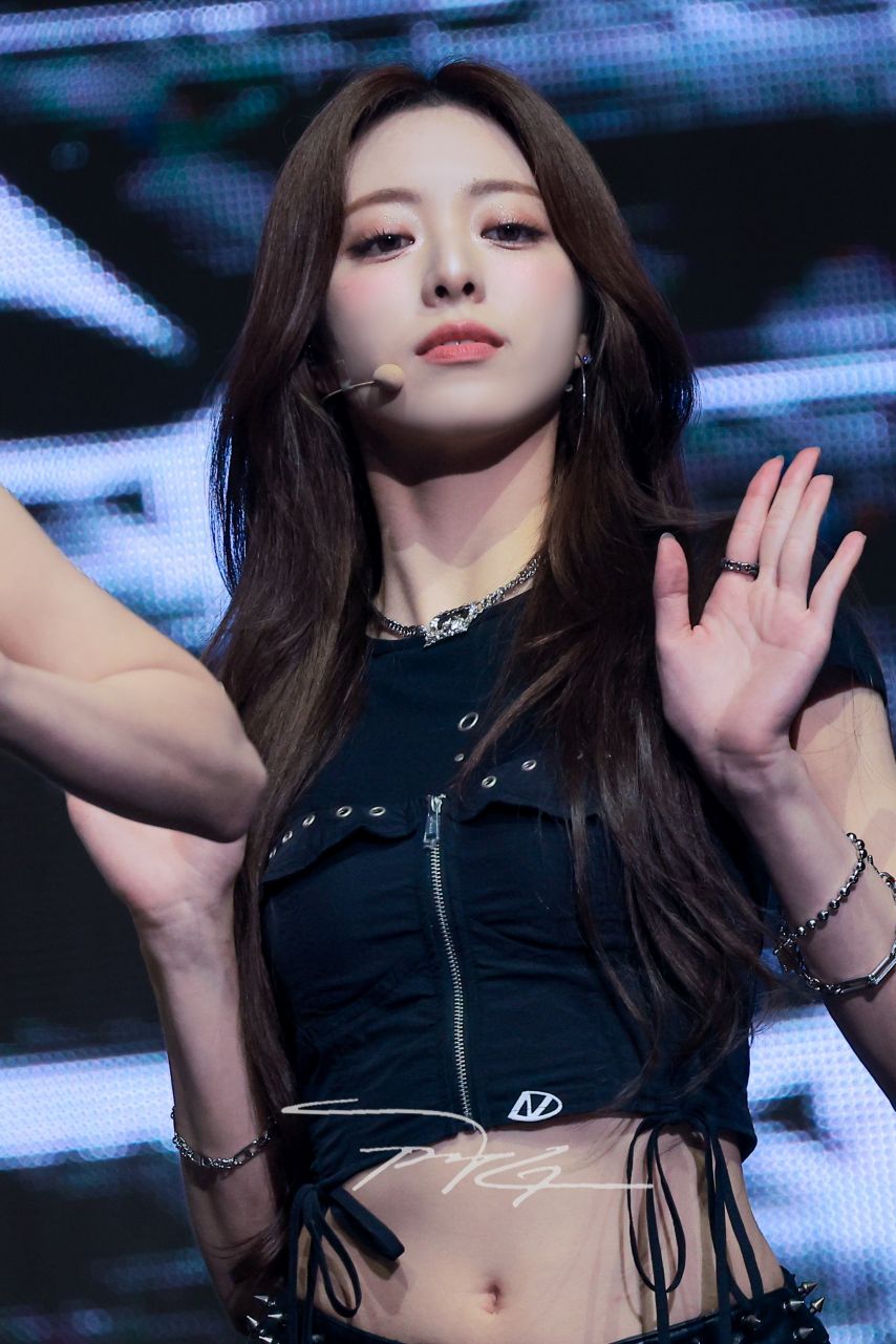 유나 (ITZY)1_5.jpg