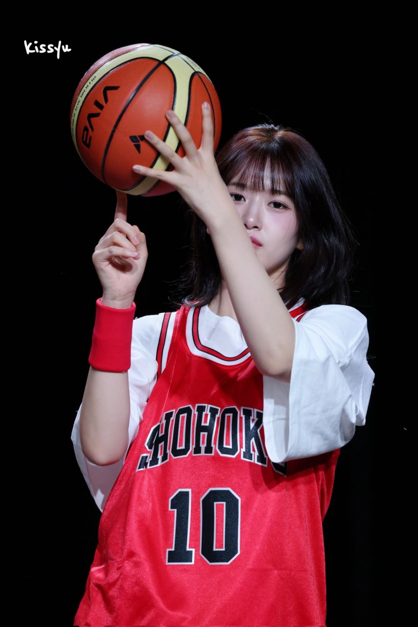 권투, 야구, 농구, 축구 다 하는 안유진.1_7.jpg