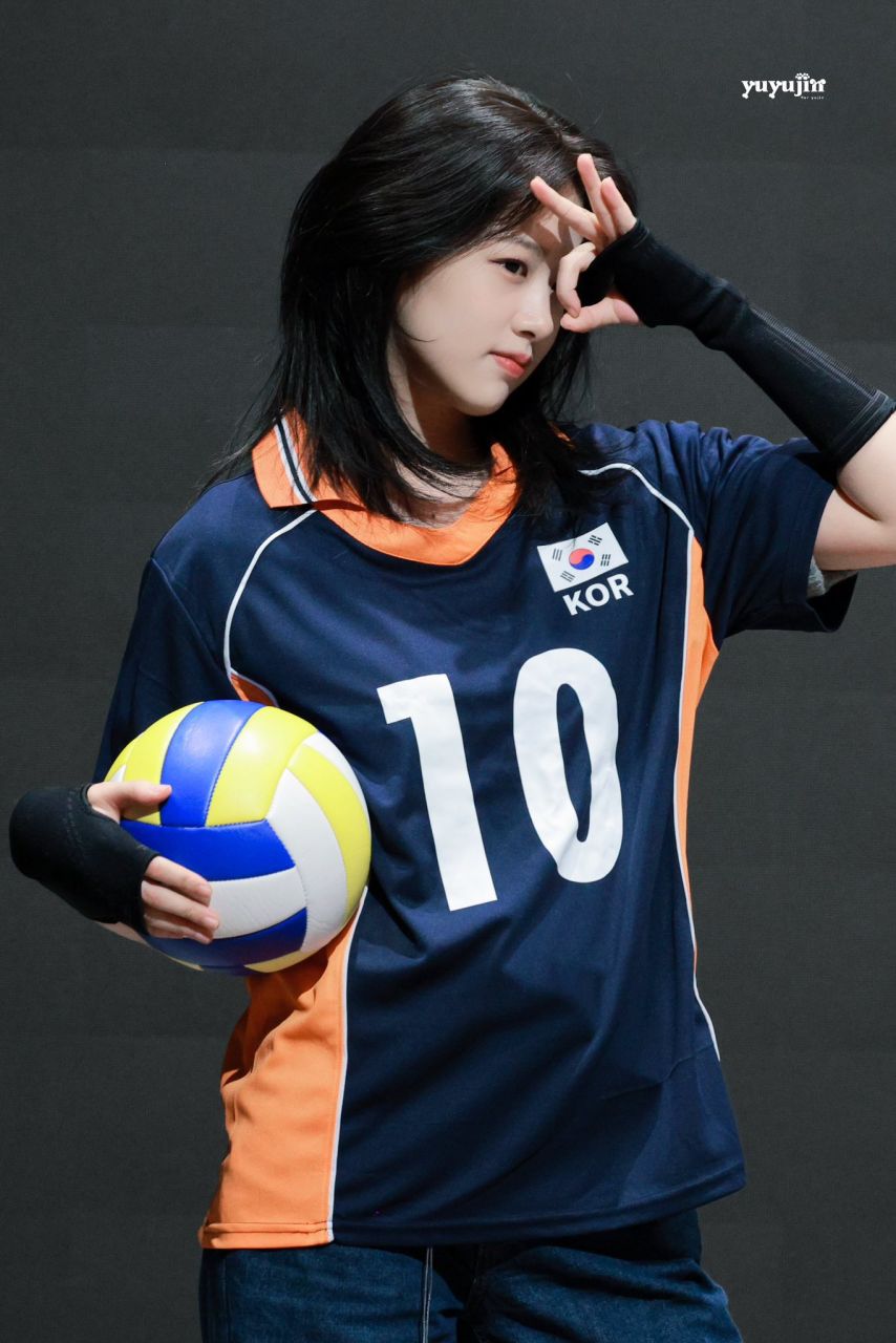 권투, 야구, 농구, 축구 다 하는 안유진.1_9.jpg