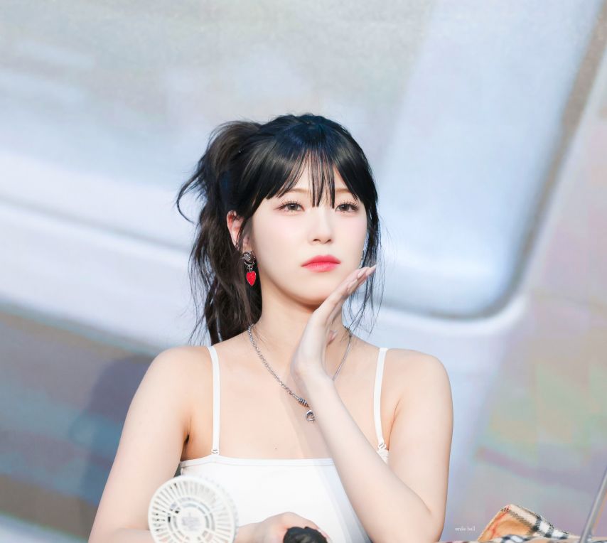 프로미스나인 백지헌1_1.jpg