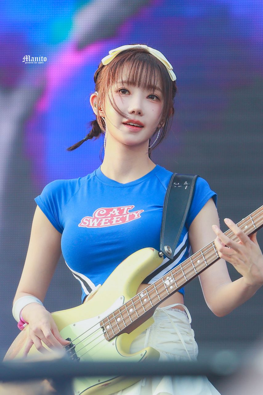 QWER 마젠타1_4.jpg