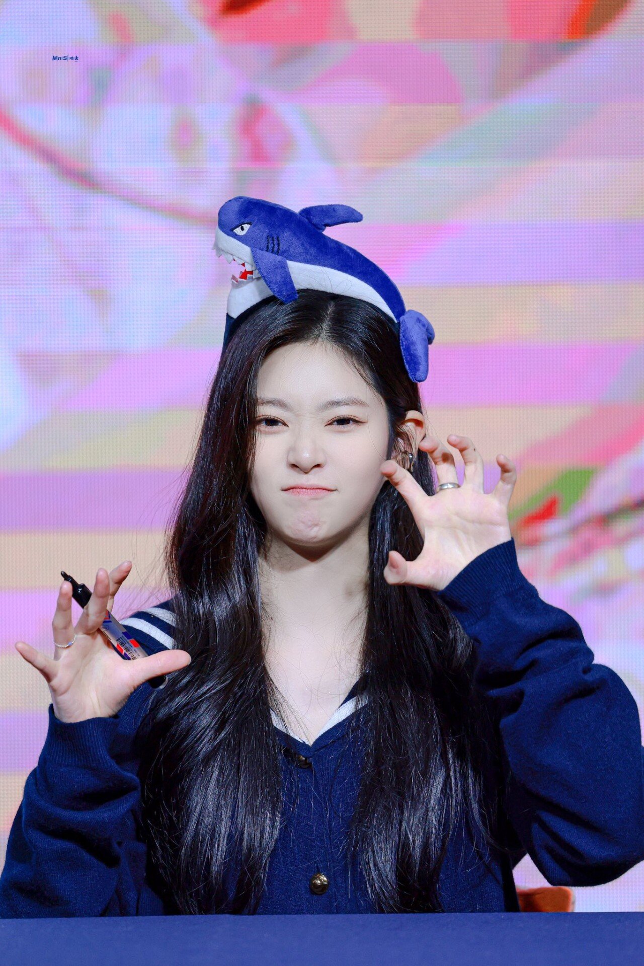김민주 ALL MY FAVES 팬사인회 (230212) 4.jpg