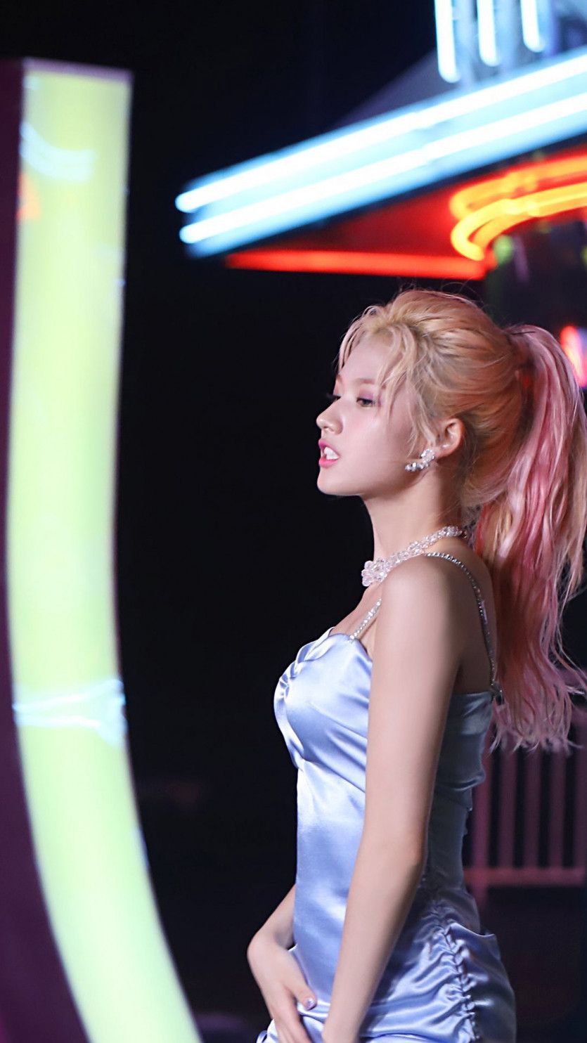 트와이스 사나1_3.jpg