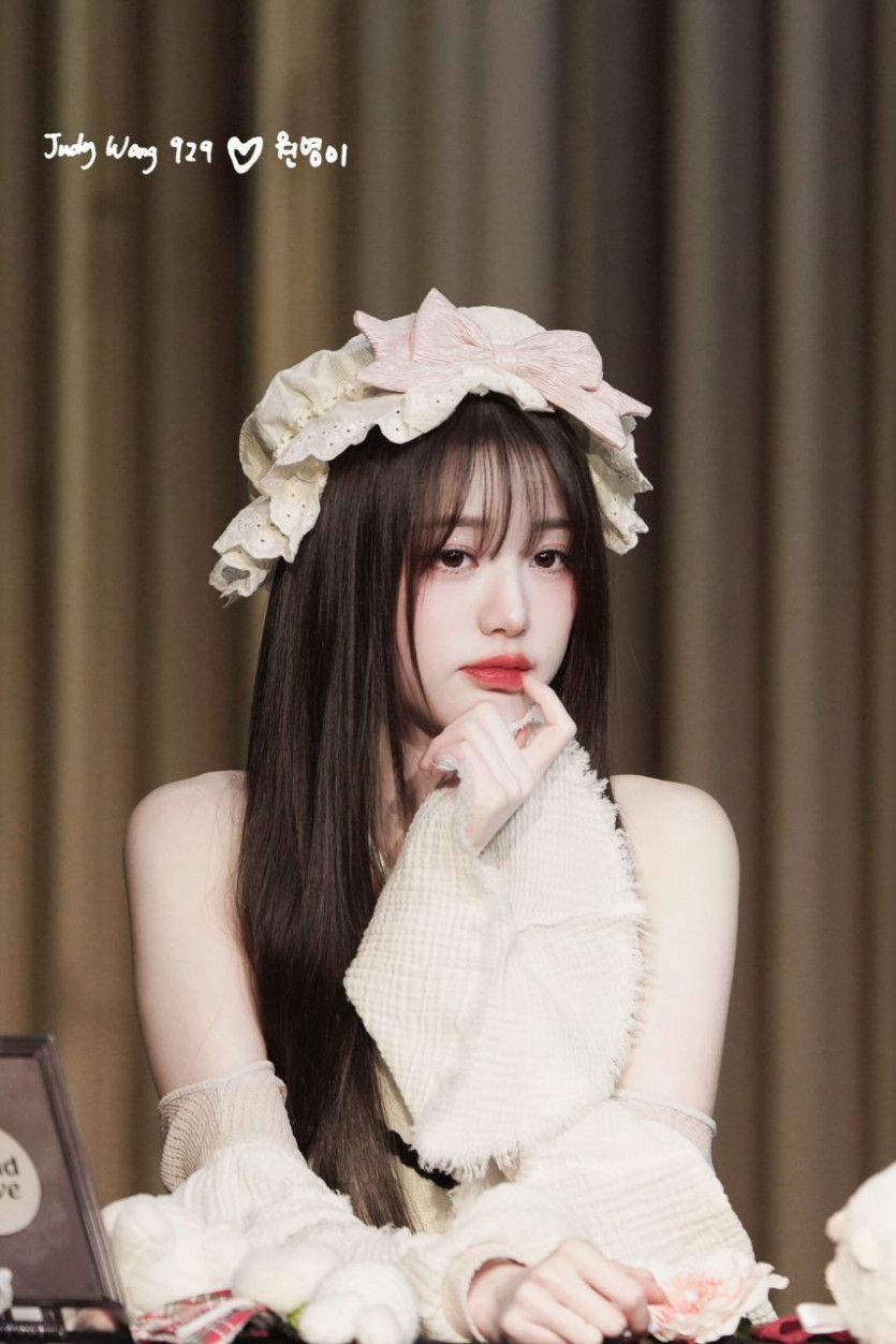 아이브 장원영1_3.jpg