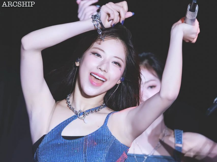 BABYMONSTER (베이비몬스터) 루카 (3)