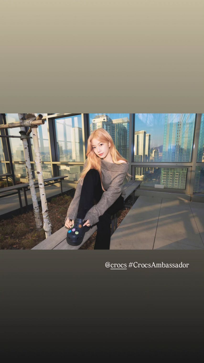르세라핌 김채원,사쿠라,허윤진,카즈하,홍은채1_15.jpg