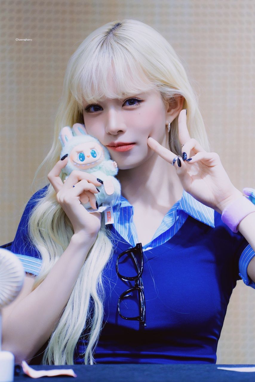프로미스나인 이채영1_2.jpg