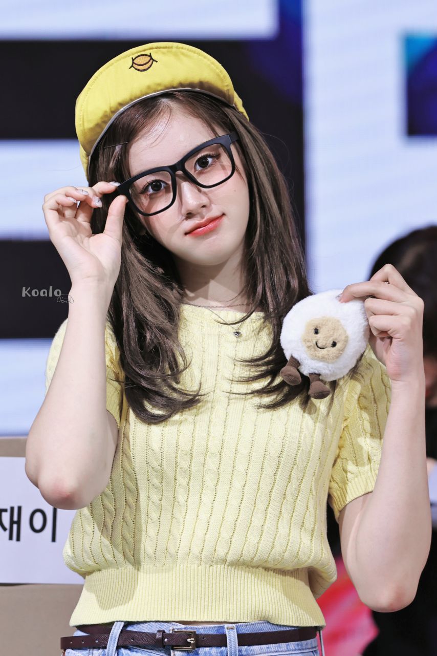 스테이씨 재이1_6.jpg