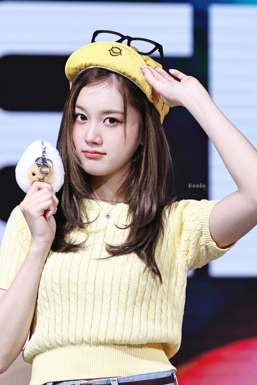 스테이씨 재이1_2.jpg
