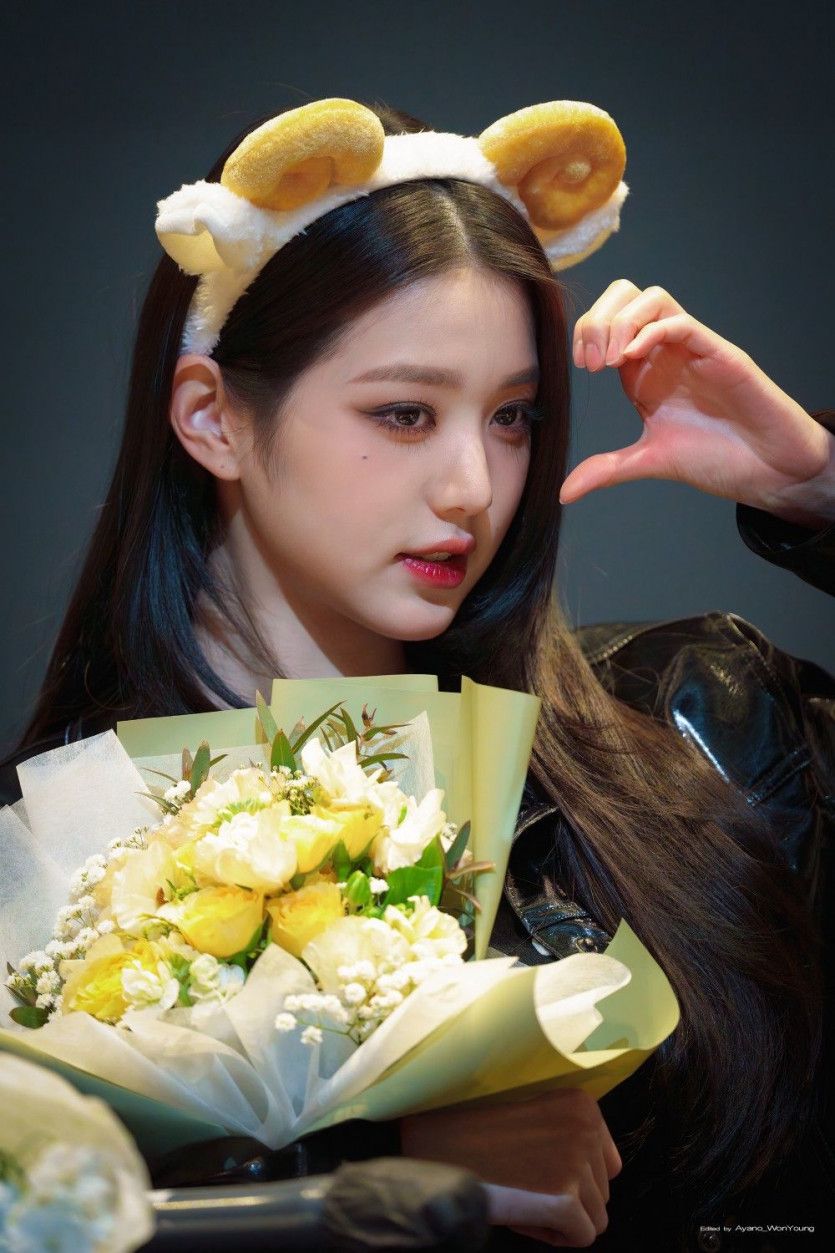 아이브 장원영1_2.jpg