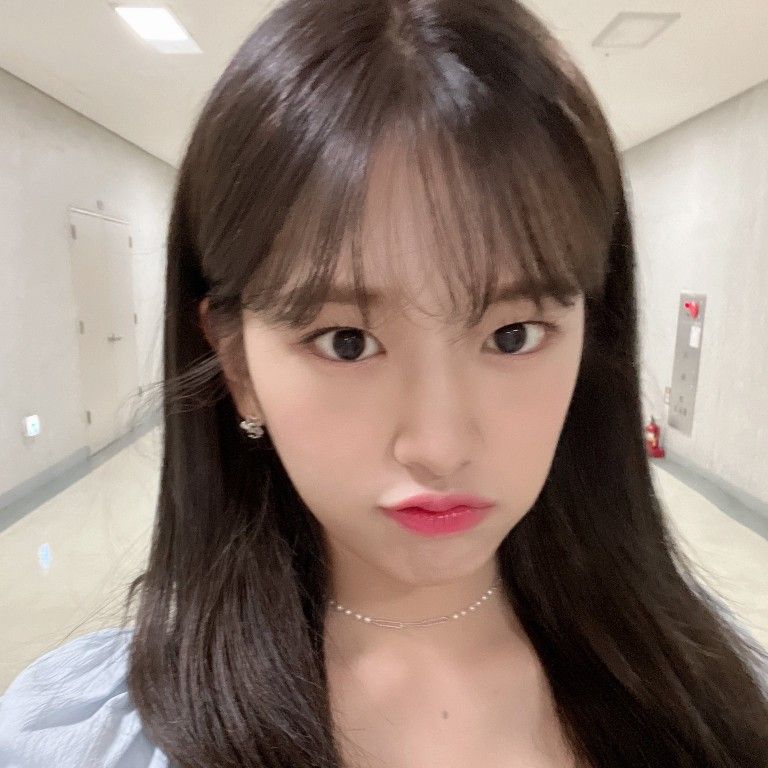 IVE YUJIN1_2.jpg