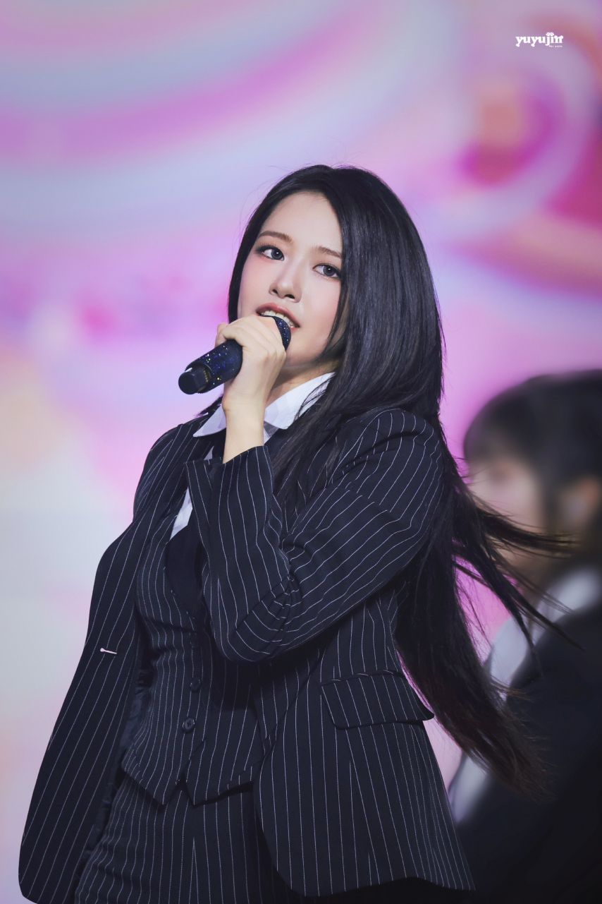 아이브 안유진2_1.jpg