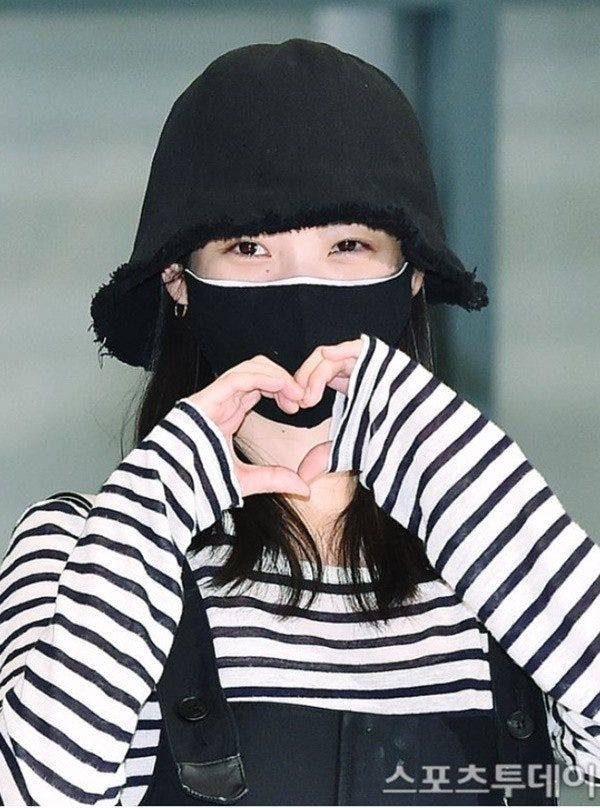 팬을 밀친 경호원 혼내는 아이유1_5.jpg