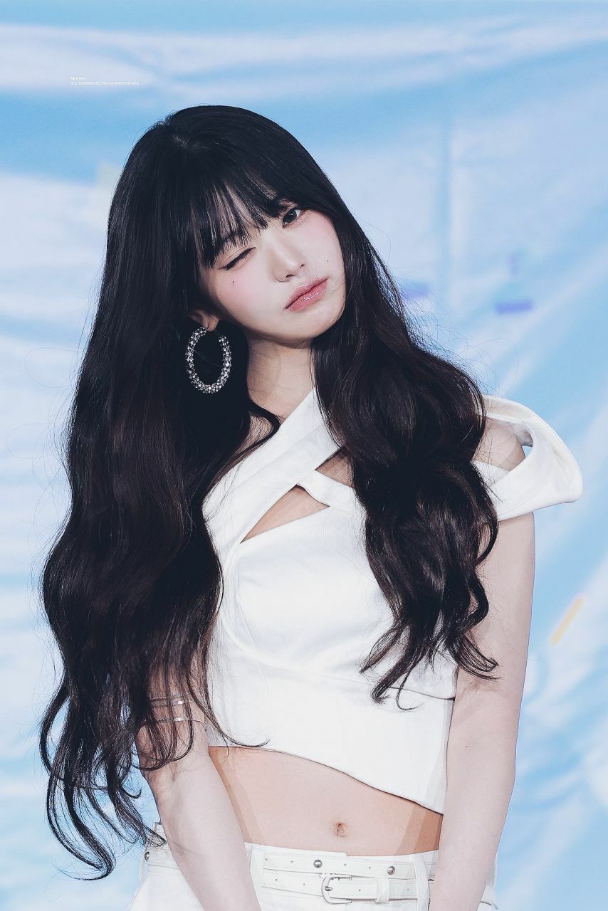 바라보다 윙크하는 아이브 장원영1_9.jpg