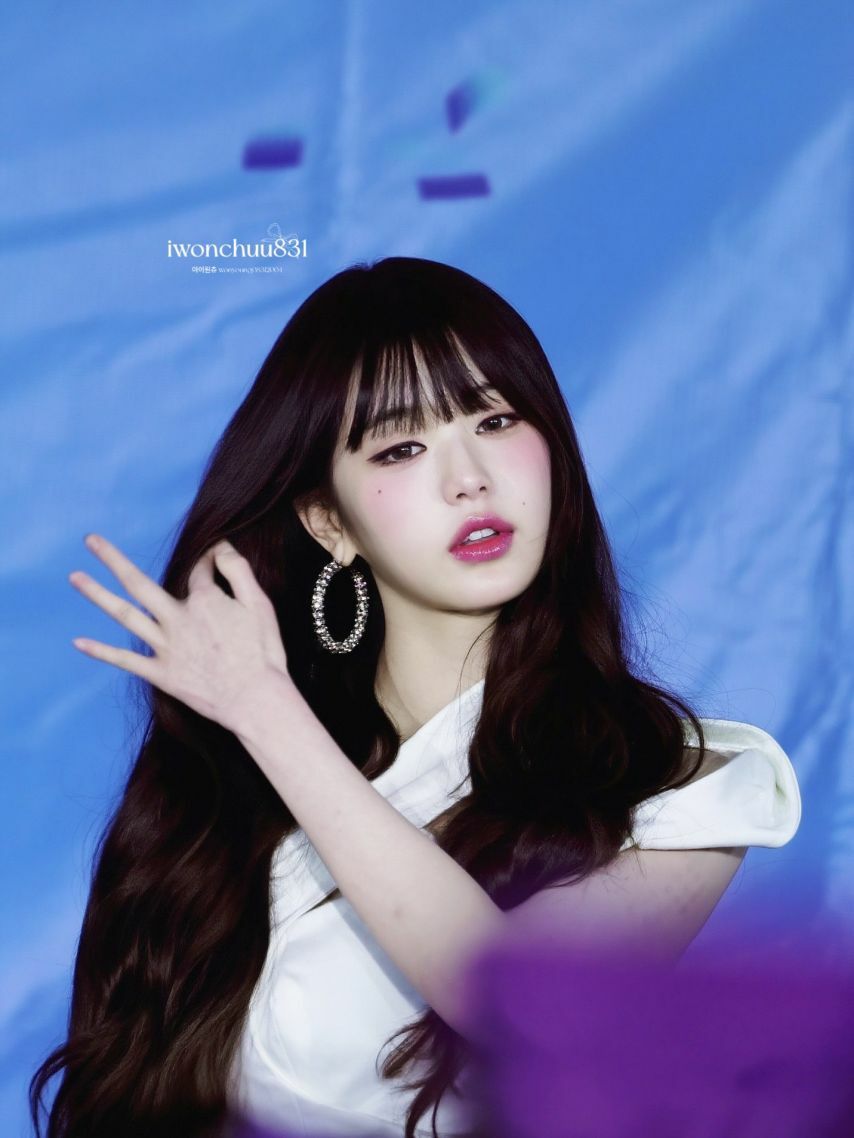 바라보다 윙크하는 아이브 장원영1_4.jpg