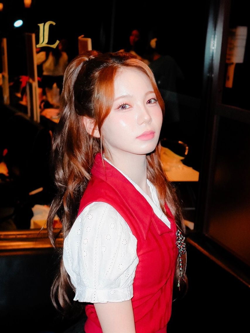 니쥬 (NiziU) 아야카1_3.jpg
