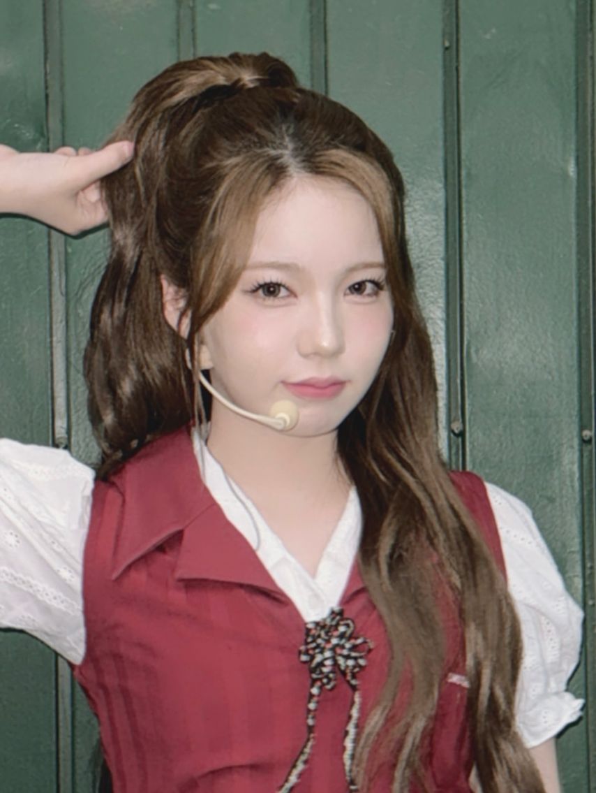니쥬 (NiziU) 아야카1_7.jpg