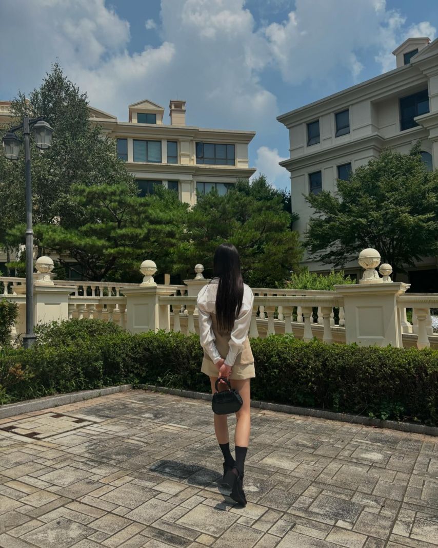 엄현경 인스타1_4.jpeg