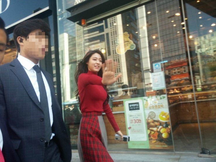 입간판 여신-AOA 설현1_4.jpg