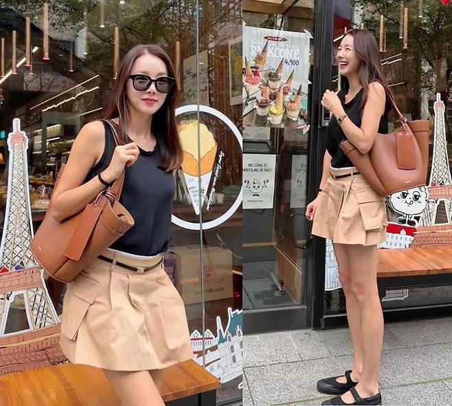 소이현, ‘아이들 개학 넘 좋아!’ 대학생 여친 같은 민소매-미니스커트 외출룩1_1.jpeg