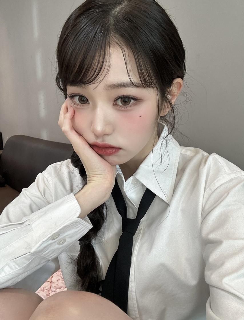 아이브 장원영1_3.jpg