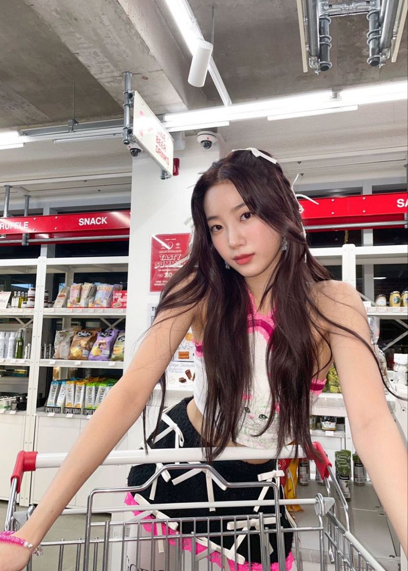 LE SSERAFIM 카즈하.jpg1_3.jpg