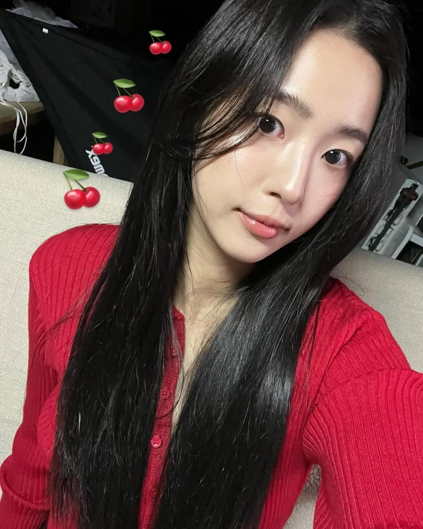 최예빈 ig 입술1_10.jpg