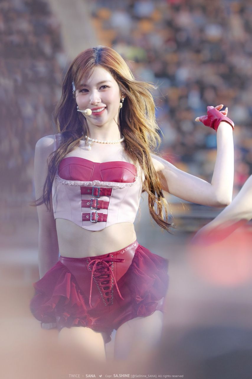 트와이스 사나1_7.jpg