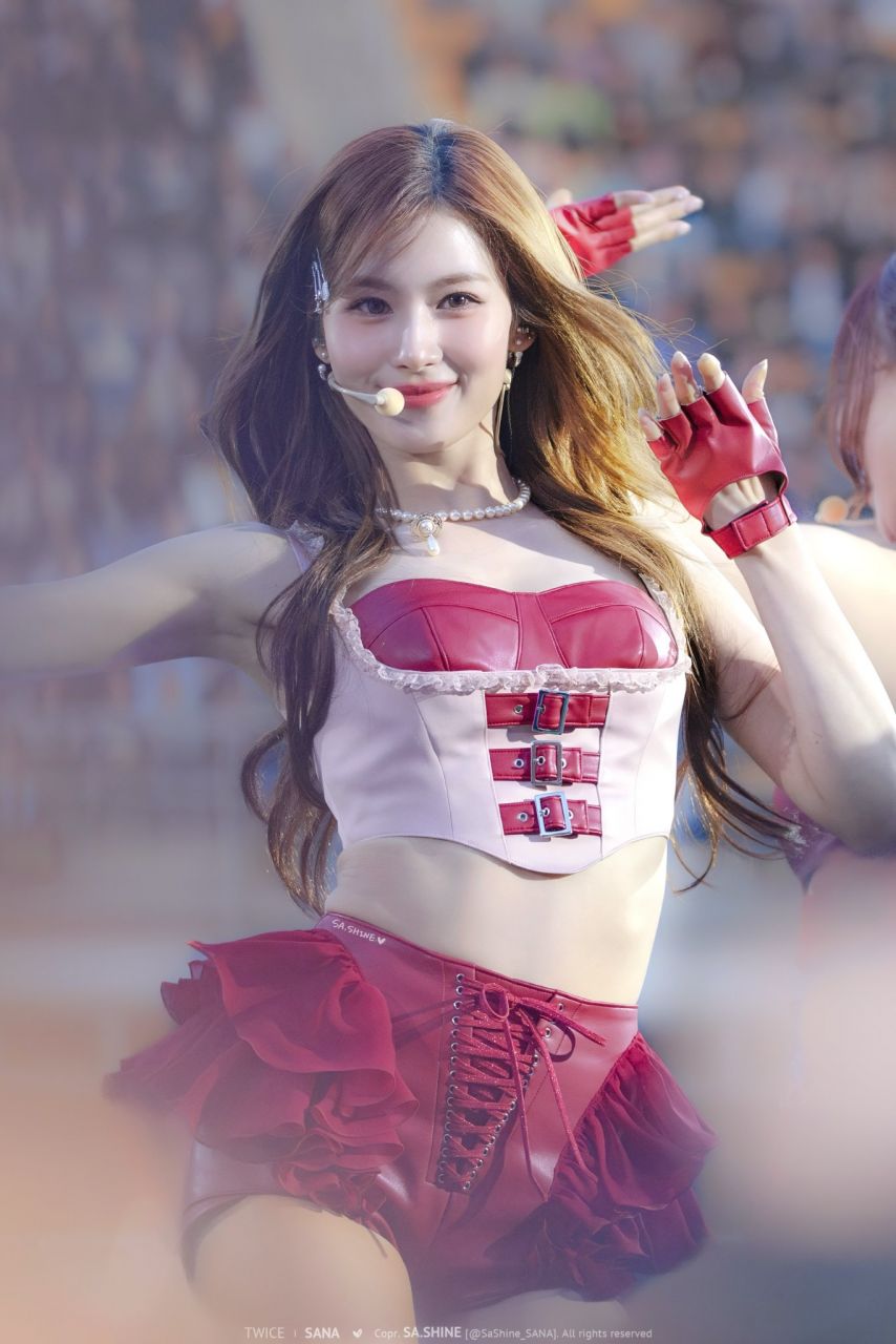 트와이스 사나1_4.jpg