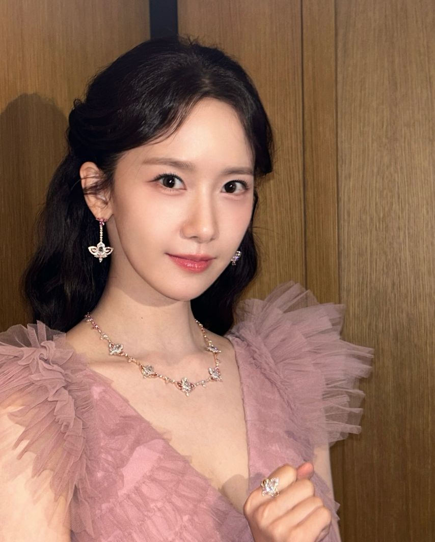 윤아 소녀시대 Qeelin VOGUE1_3.jpg