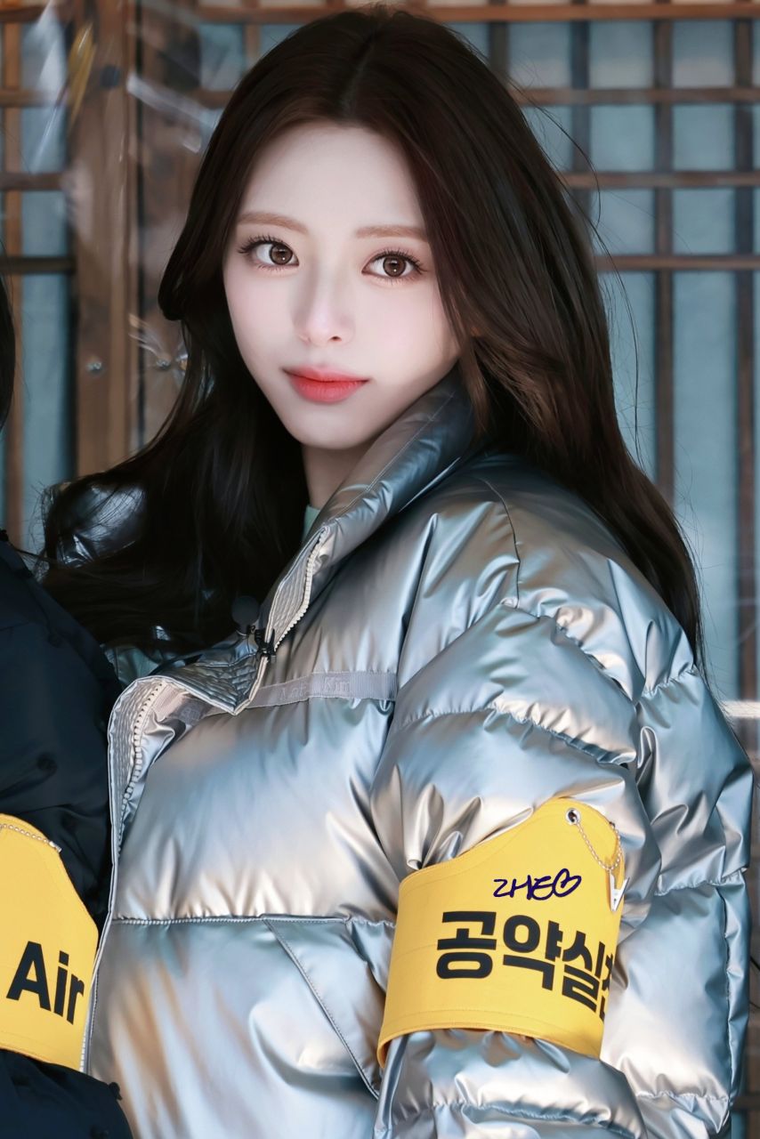 ITZY 유나1_3.jpg