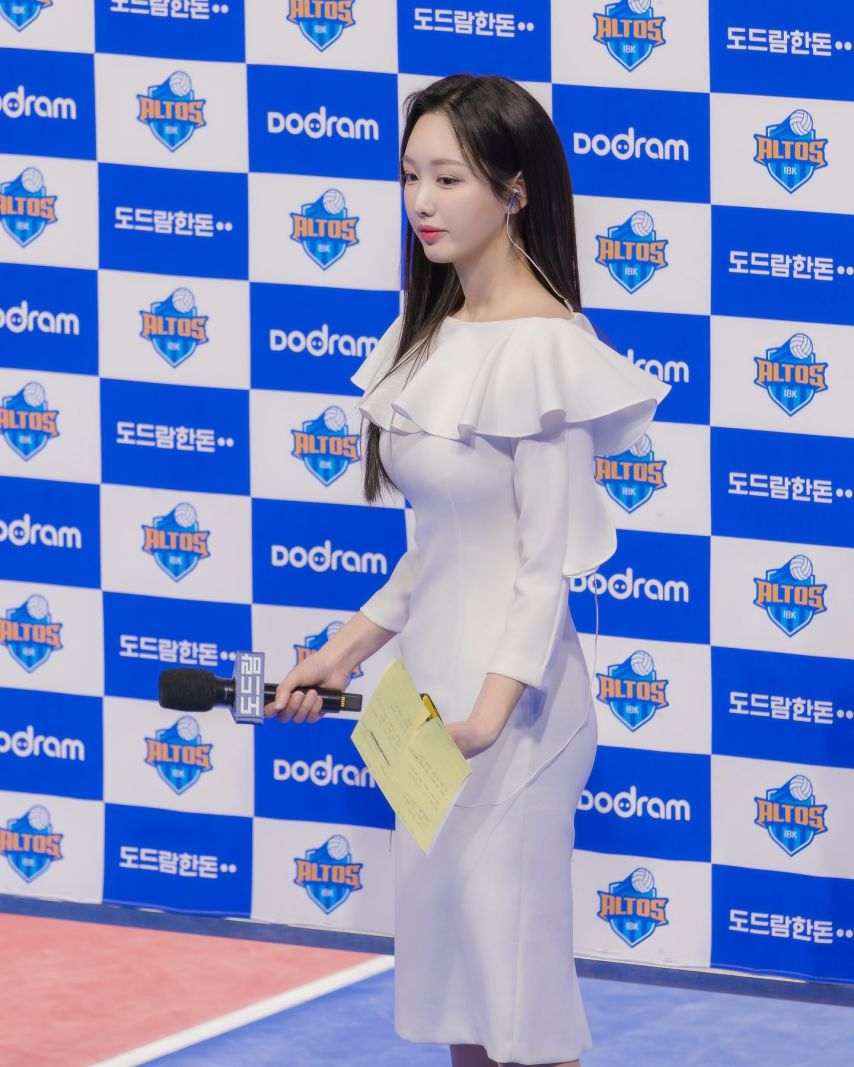 김세연 아나운서1_3.jpeg