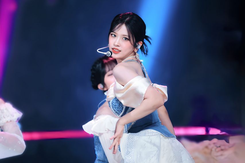 [아이브] 블루가 너무 잘 어울리는 MMA 무대위 안유진1_8.jpg