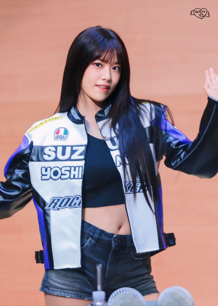 아이브 안유진1_4.jpg
