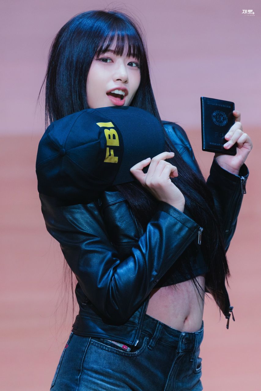 아이브 안유진1_7.jpg