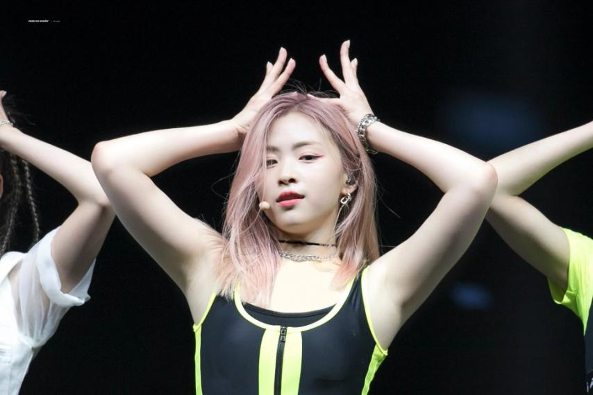 ITZY 류진1_4.jpg